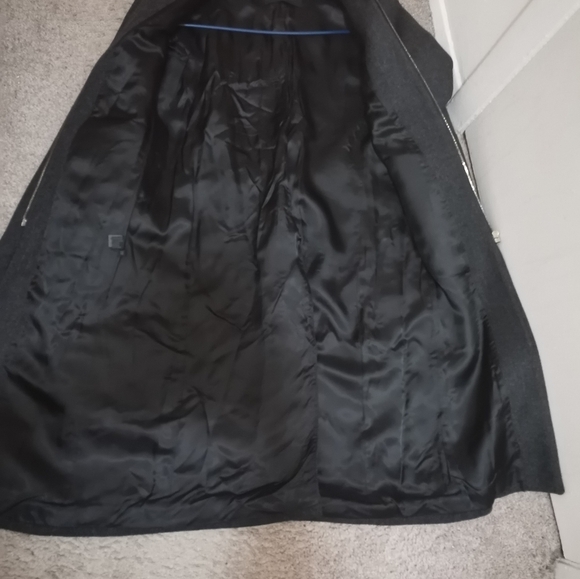 PRADA 100 %WOOL WOMEN'S LONG COAT. - Picture 7 of 16